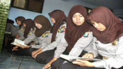 24 Polwan Polres Blitar Mondok di Pesantren APIS Sanan Gondang